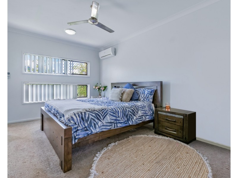 1 Helm Place, Cannonvale QLD 4802