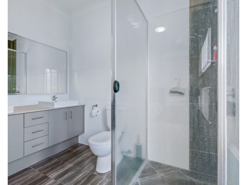 1 Helm Place, Cannonvale QLD 4802