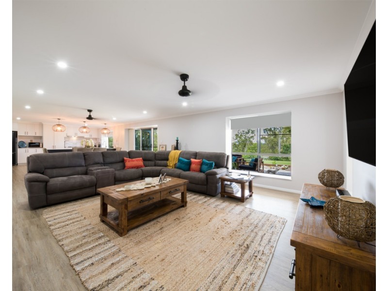 199 Lelona Drive, Bloomsbury QLD 4799
