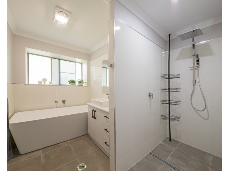 199 Lelona Drive, Bloomsbury QLD 4799
