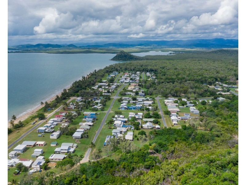 20 Shannon Street, Midge Point QLD 4799