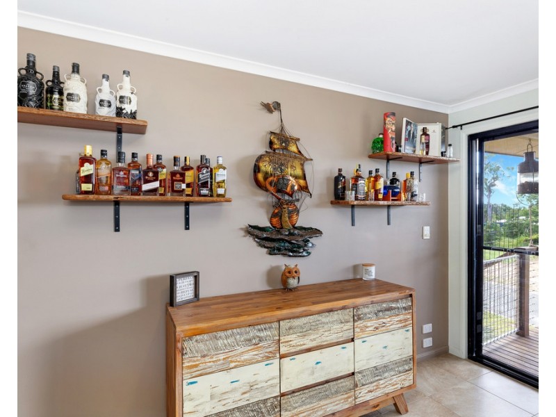 6 Roseric Crescent, Hideaway Bay QLD 4800