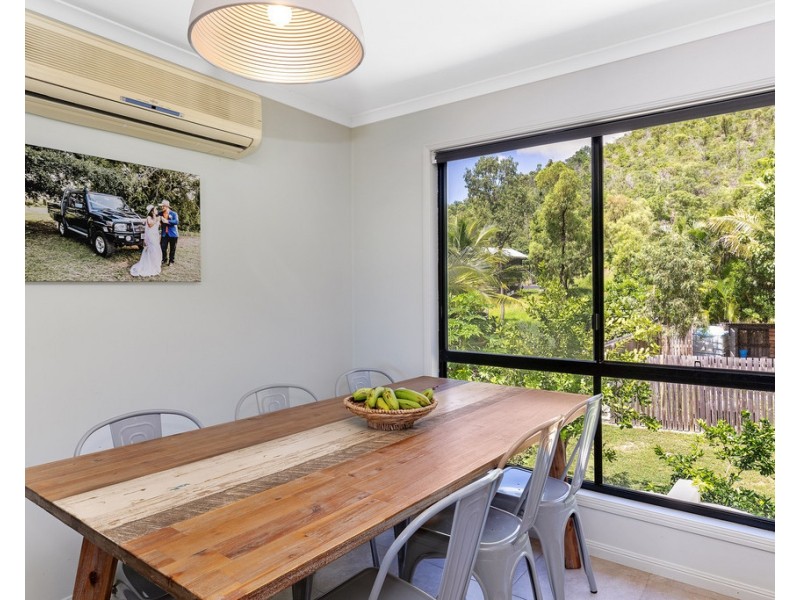 6 Roseric Crescent, Hideaway Bay QLD 4800