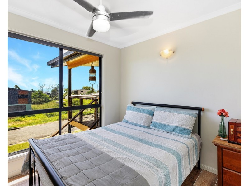 6 Roseric Crescent, Hideaway Bay QLD 4800