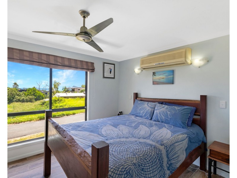 6 Roseric Crescent, Hideaway Bay QLD 4800