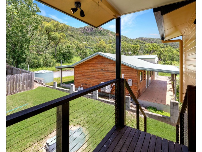 6 Roseric Crescent, Hideaway Bay QLD 4800