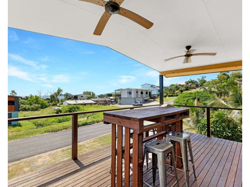 6 Roseric Crescent, Hideaway Bay QLD 4800