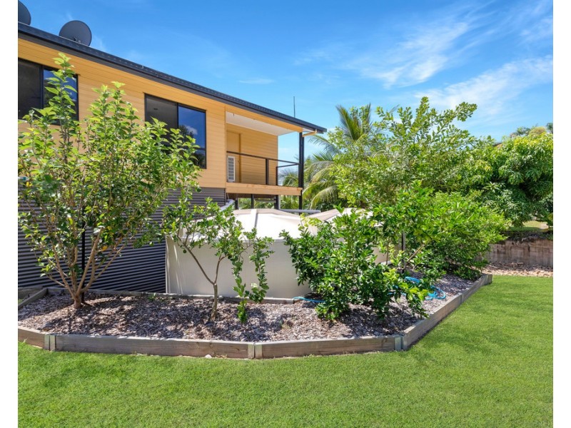 6 Roseric Crescent, Hideaway Bay QLD 4800