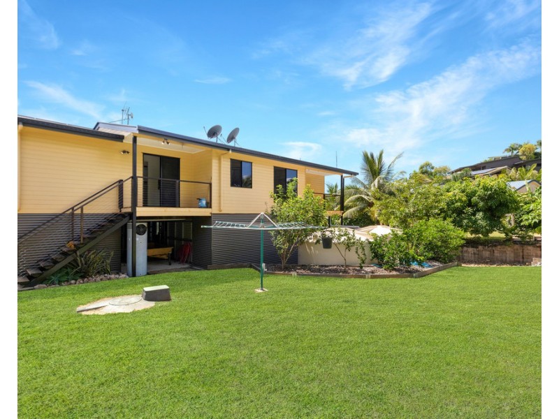 6 Roseric Crescent, Hideaway Bay QLD 4800