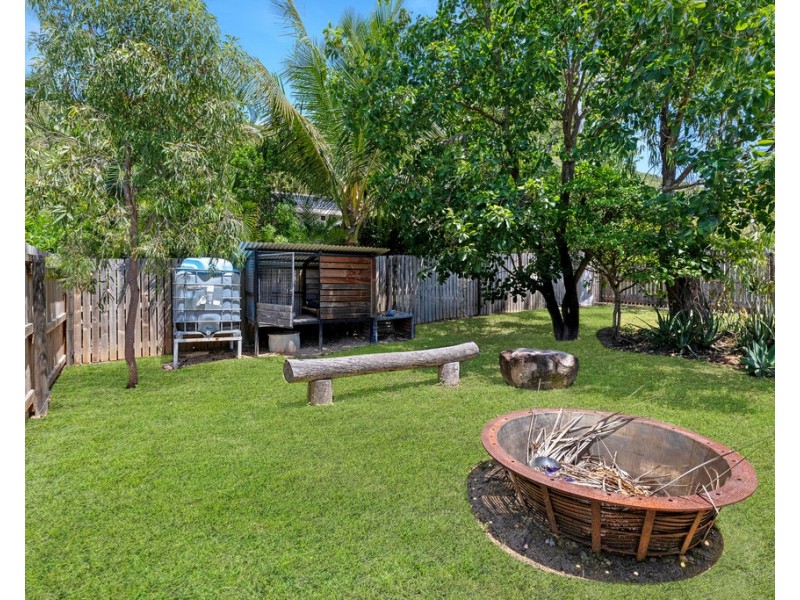 6 Roseric Crescent, Hideaway Bay QLD 4800