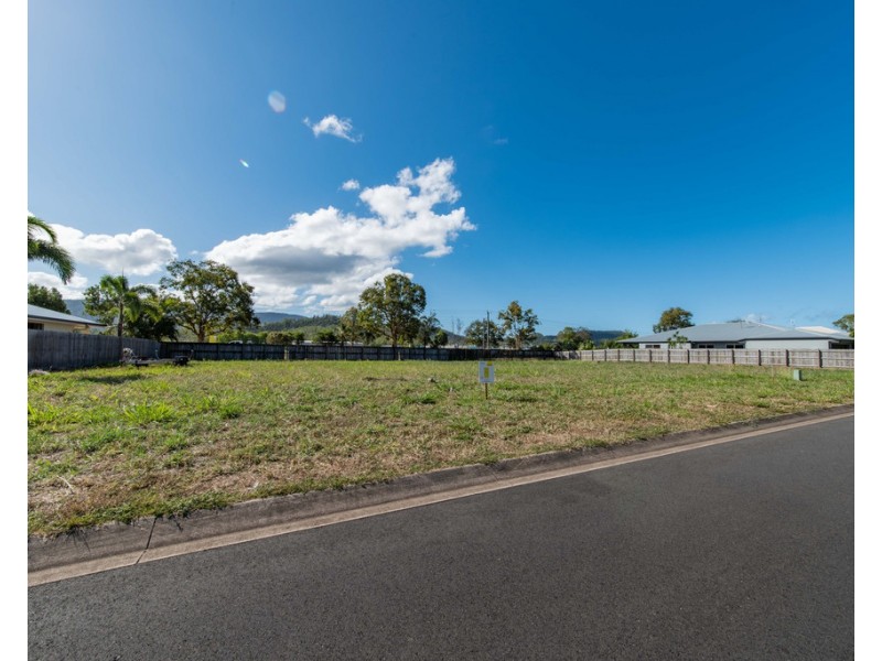 68 South Molle Boulevard, Cannonvale QLD 4802