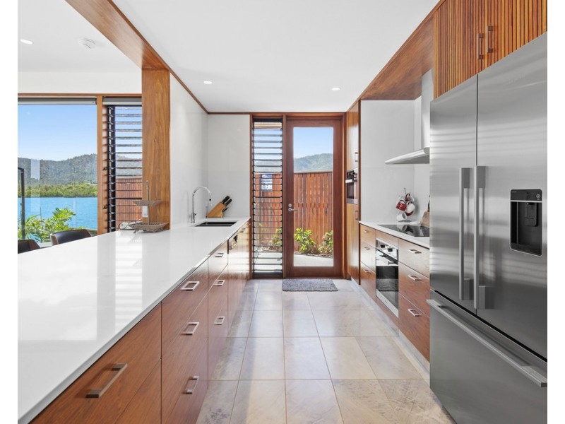 14 The Cove Road, Airlie Beach QLD 4802