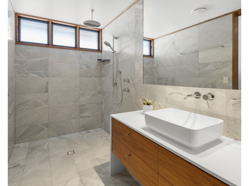 14 The Cove Road, Airlie Beach QLD 4802