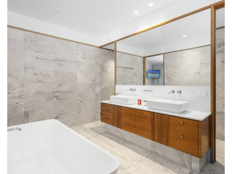 14 The Cove Road, Airlie Beach QLD 4802