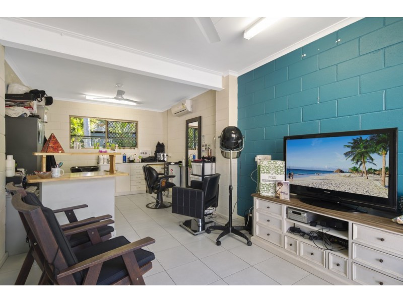 8 Iluka Street, Cannonvale QLD 4802