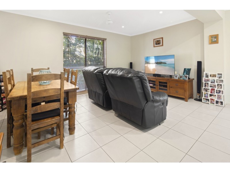 8 Iluka Street, Cannonvale QLD 4802