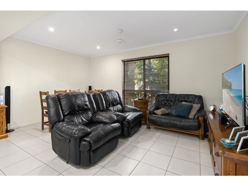 8 Iluka Street, Cannonvale QLD 4802