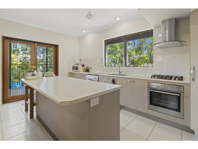 8 Iluka Street, Cannonvale QLD 4802