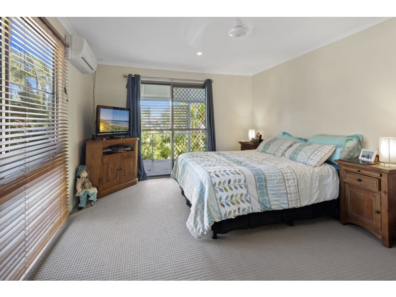 8 Iluka Street, Cannonvale QLD 4802