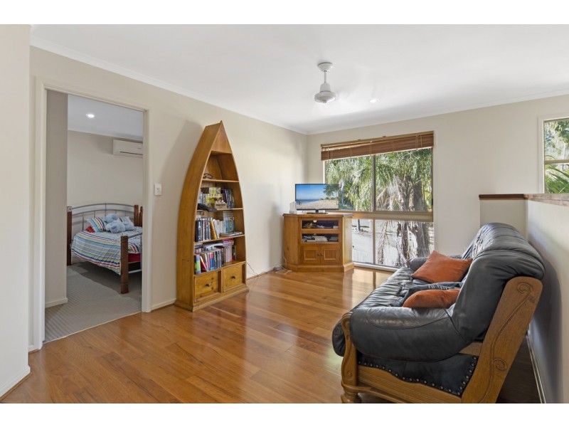 8 Iluka Street, Cannonvale QLD 4802