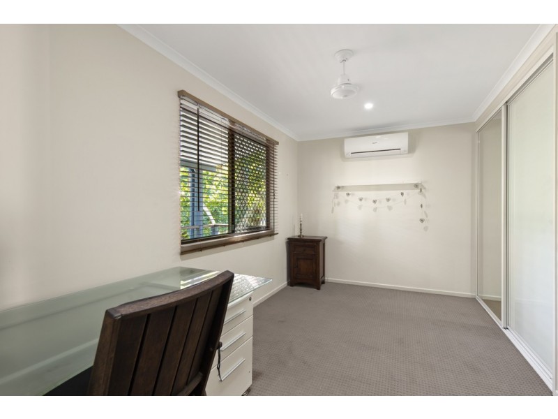 8 Iluka Street, Cannonvale QLD 4802
