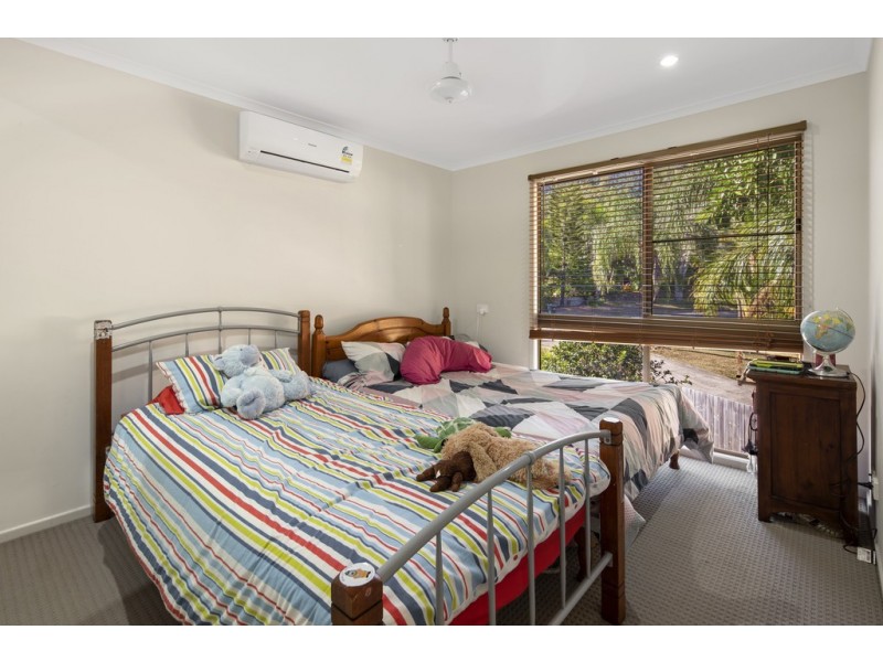 8 Iluka Street, Cannonvale QLD 4802