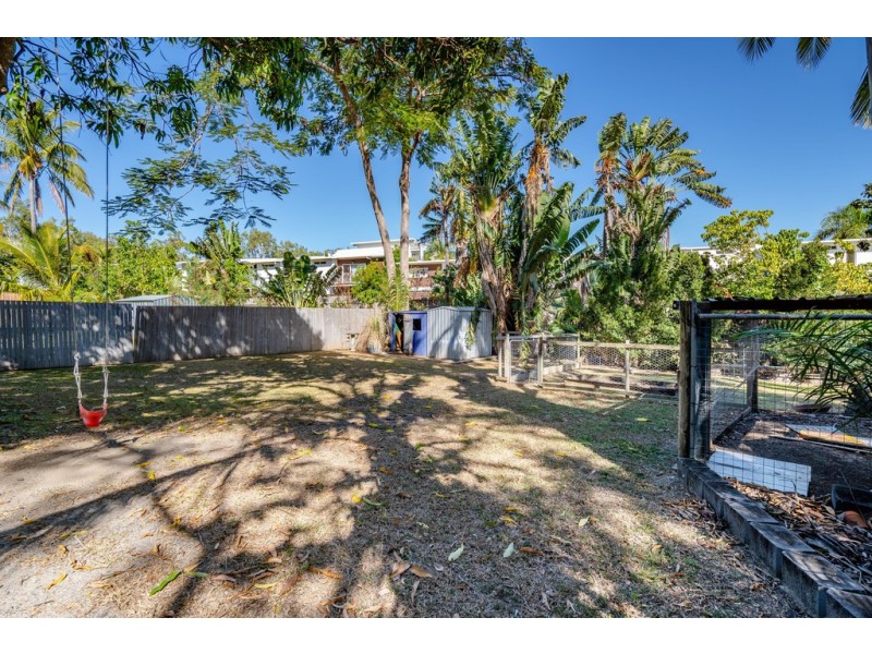 8 Iluka Street, Cannonvale QLD 4802