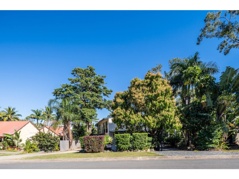 8 Iluka Street, Cannonvale QLD 4802