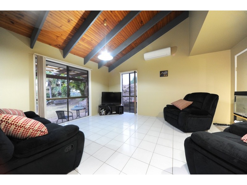 1 Alice Court, Cannonvale QLD 4802