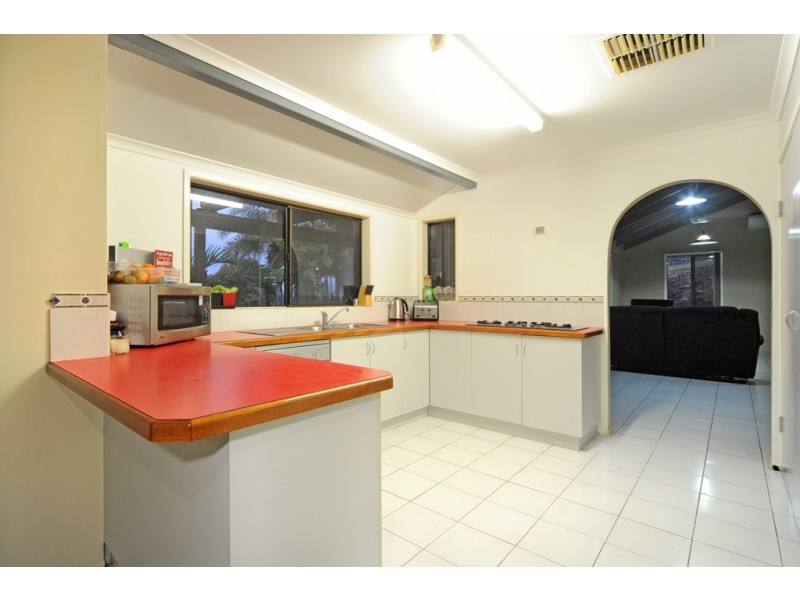 1 Alice Court, Cannonvale QLD 4802