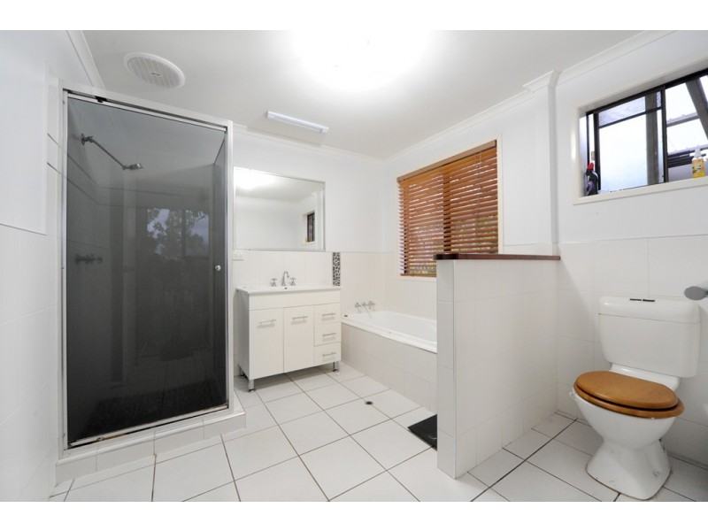 1 Alice Court, Cannonvale QLD 4802