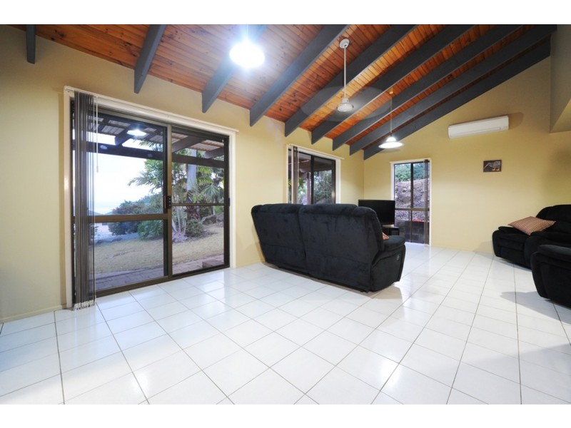 1 Alice Court, Cannonvale QLD 4802
