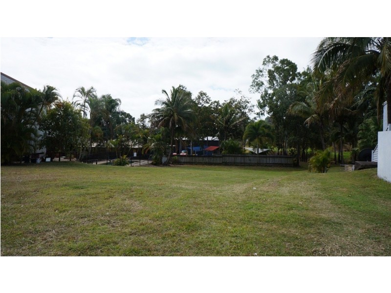 13 Tropic Road, Cannonvale QLD 4802