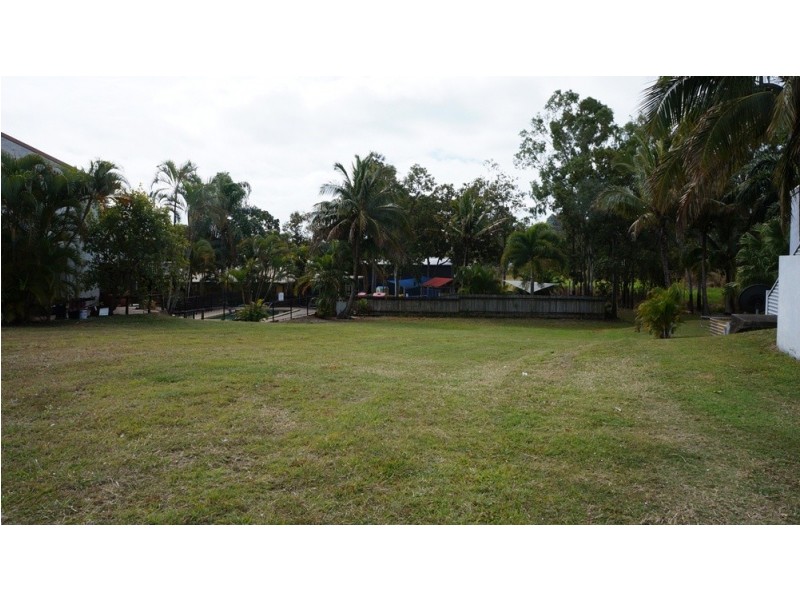 13 Tropic Road, Cannonvale QLD 4802