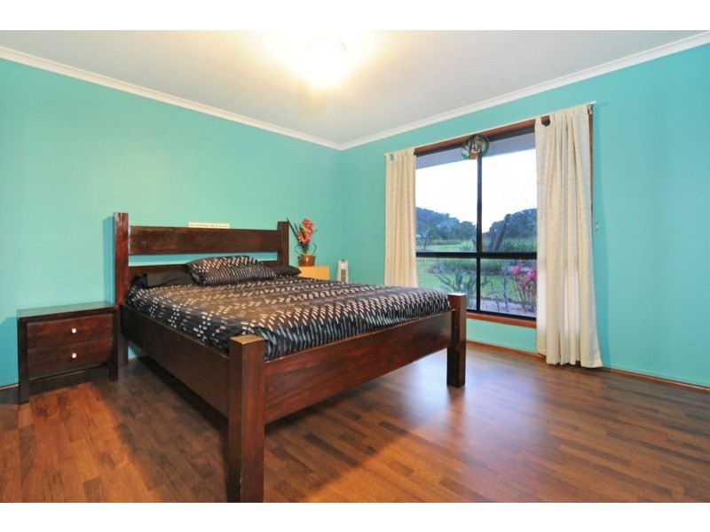 4 Leeder Road, Preston QLD 4800