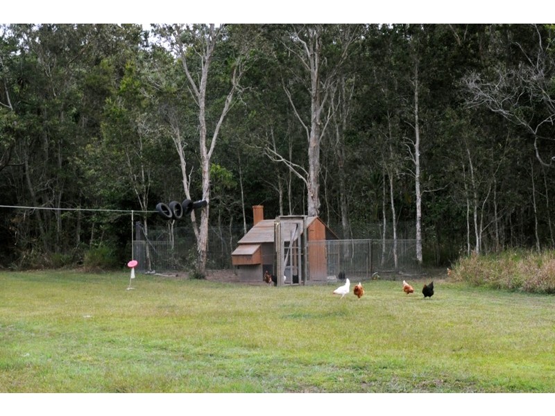 4 Leeder Road, Preston QLD 4800