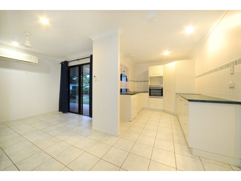17 Banksia Court, Cannonvale QLD 4802