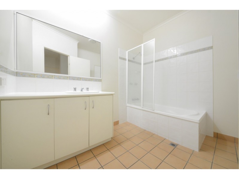 21/24 Island Drive, Cannonvale QLD 4802