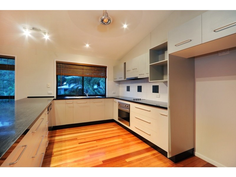 23 Panoramic Court, Cannonvale QLD 4802