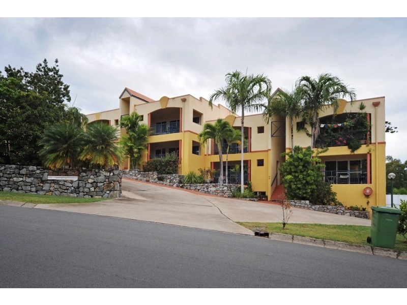 18/20 Island Drive, Cannonvale QLD 4802