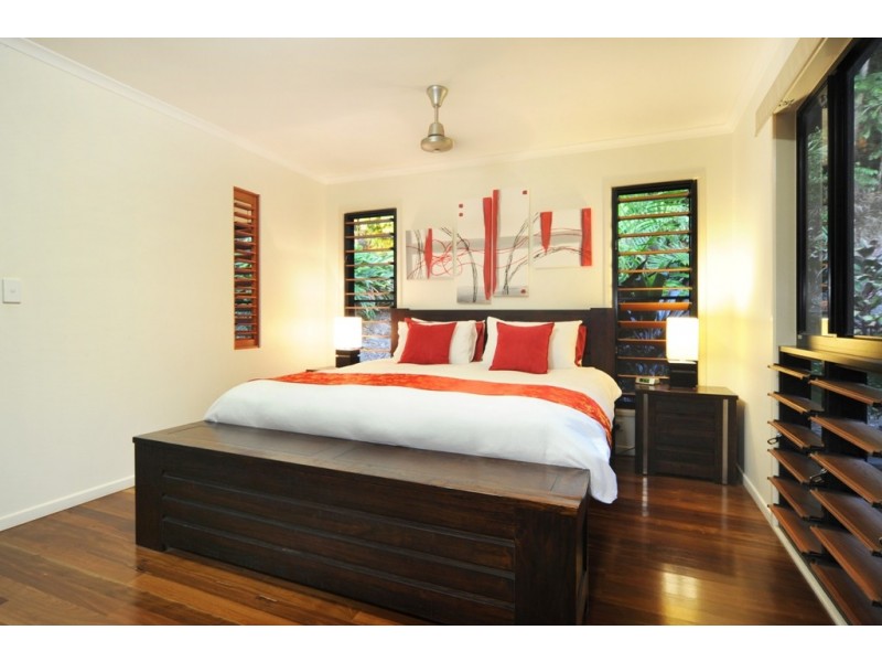155 Kookaburra Drive, Cannonvale QLD 4802