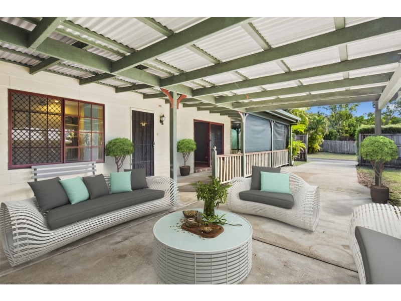 7 Solway Avenue, Cannonvale QLD 4802