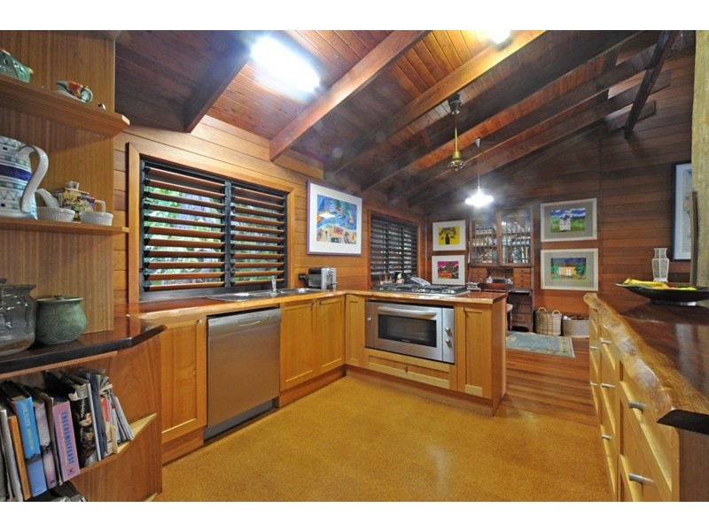 7 Warrain Street, Shute Harbour QLD 4802