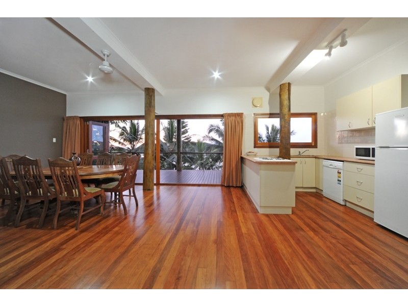 7 Warrain Street, Shute Harbour QLD 4802