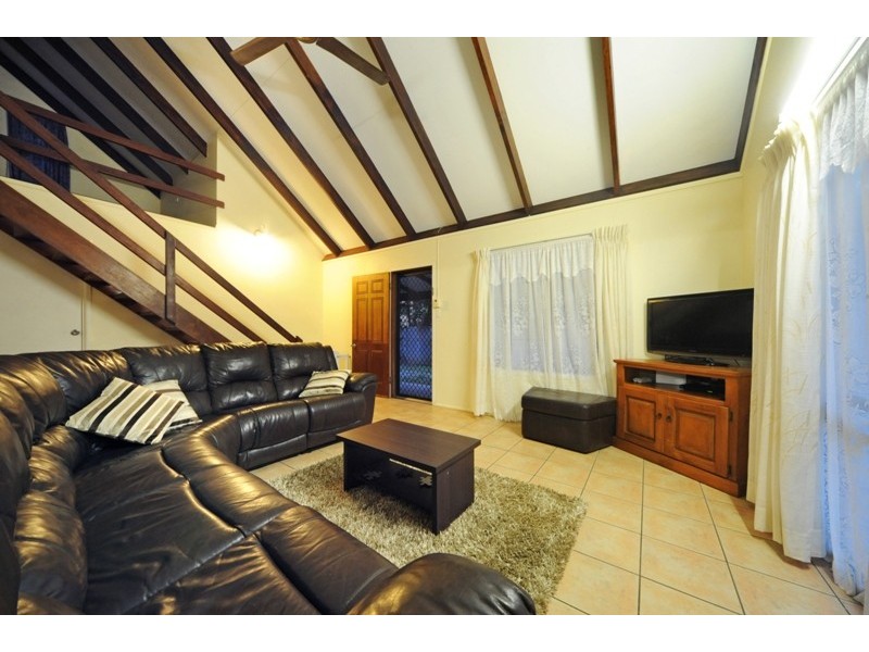 1 and 2/9 Maeva Street, Jubilee Pocket QLD 4802