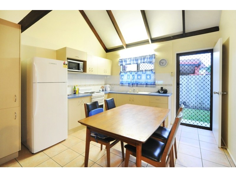 1 and 2/9 Maeva Street, Jubilee Pocket QLD 4802