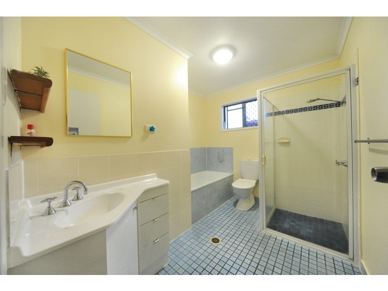 1 and 2/9 Maeva Street, Jubilee Pocket QLD 4802