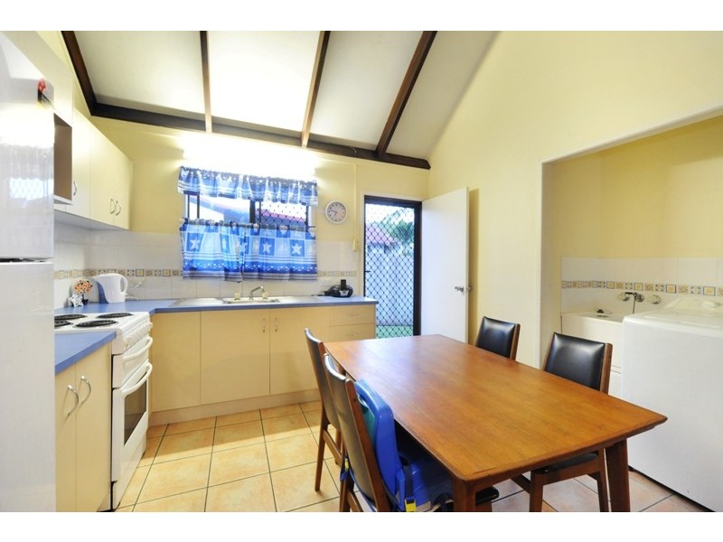 1 and 2/9 Maeva Street, Jubilee Pocket QLD 4802