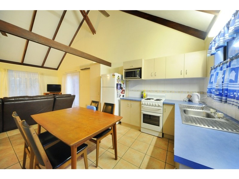 1 and 2/9 Maeva Street, Jubilee Pocket QLD 4802