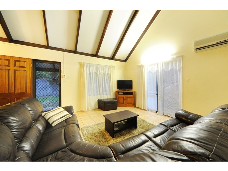 1 and 2/9 Maeva Street, Jubilee Pocket QLD 4802